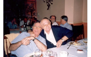44 - En el restaurante Oasis - 2002